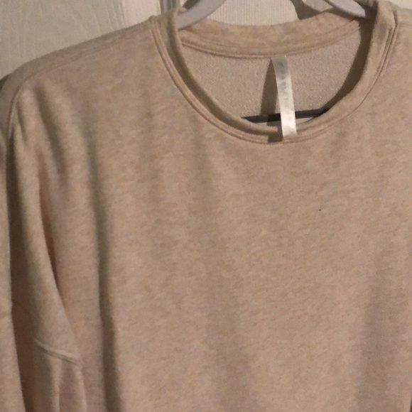 Cropped Sweatshirt - Picture 3 of 3